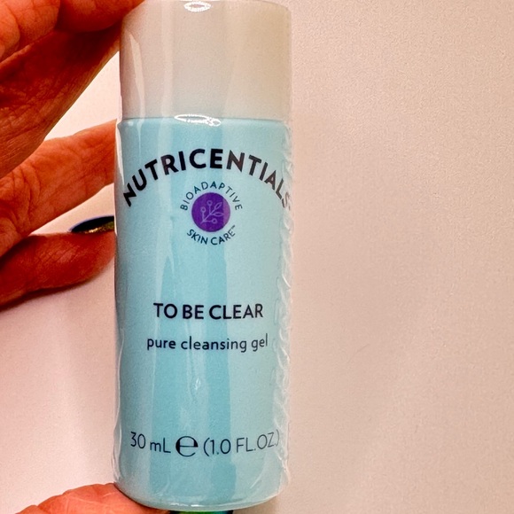 Nutricentials To Be Clear pure cleansing gel by NuSkin- New sealed - Picture 2 of 3